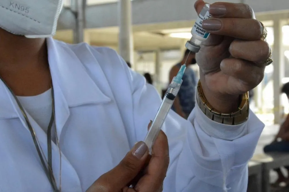 Feira de Santana retoma vacinação contra Covid para crianças acima de seis meses nesta quarta