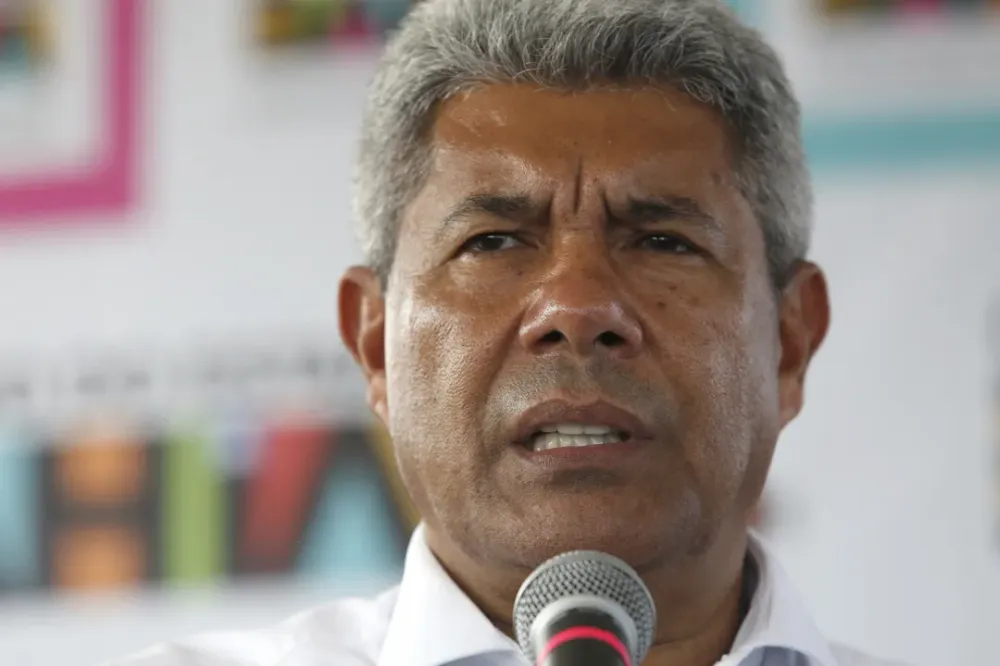 Jerônimo sanciona contratação de empréstimos de R$ 616 mi e R$ 1 bi