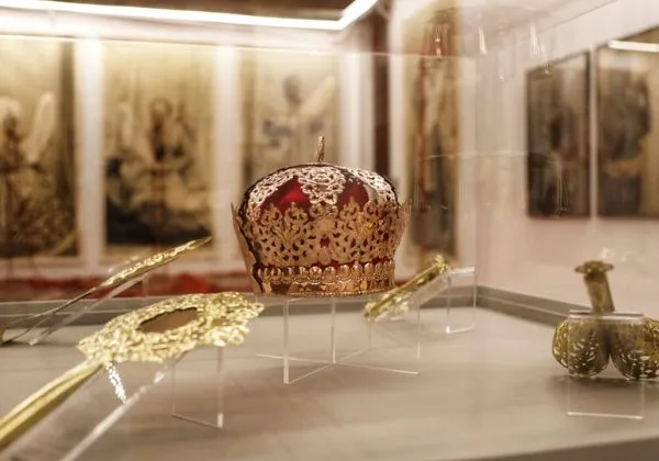 Exposição de joias e fotografias contam história de mulheres negras do Brasil