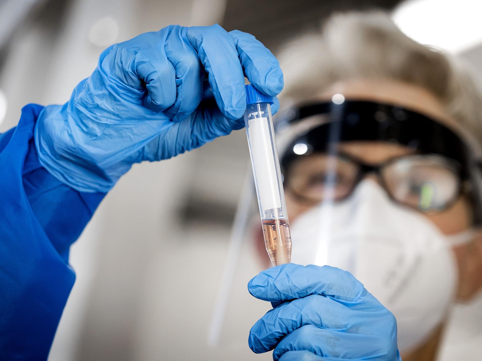 Pela 1ª vez desde abril, Brasil apresenta contágio de coronavírus em desaceleração