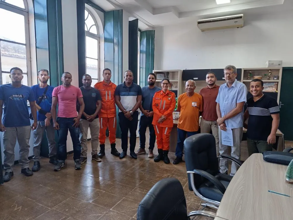 Reunião discute soluções para problemas na rede elétrica do Município