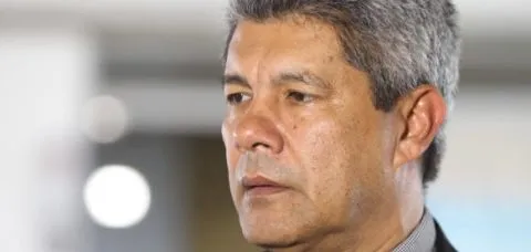 Jerônimo exonera secretários e auxiliares assumem