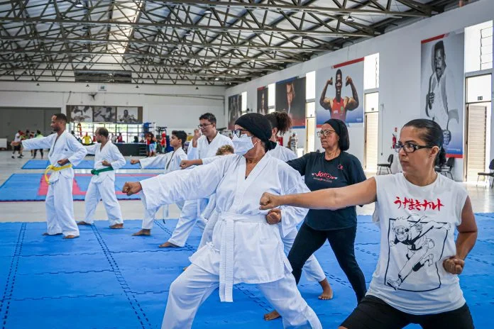 Sudesb é premiada com certificado de boas práticas por projeto de esportes de lutas e combates