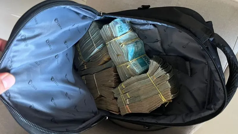 Vereador baiano jogou bolsa com dinheiro pela janela quando a PF bateu em sua porta