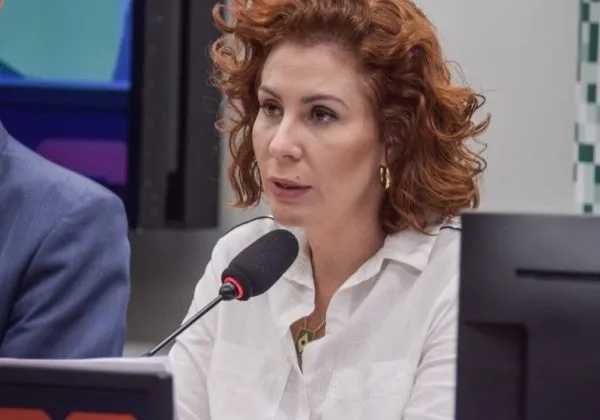 Deputada Carla Zambelli pode ter mandato cassado e ficar inelegível