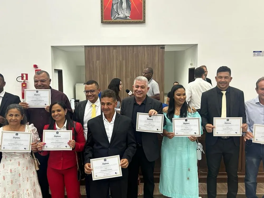 Mauro Vieira recebe mais uma vez o diploma de prefeito de Anguera