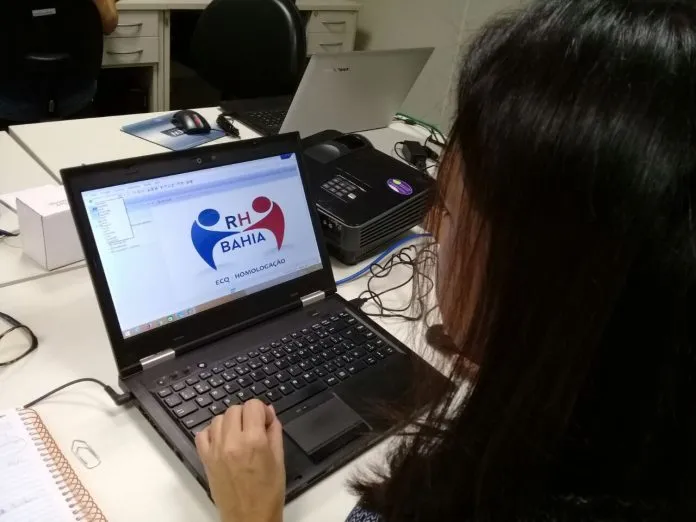 Governo do Estado antecipa salários de dezembro e decreta pontos facultativos para servidores