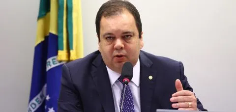 STF suspende investigação da PF contra Elmar Nascimento