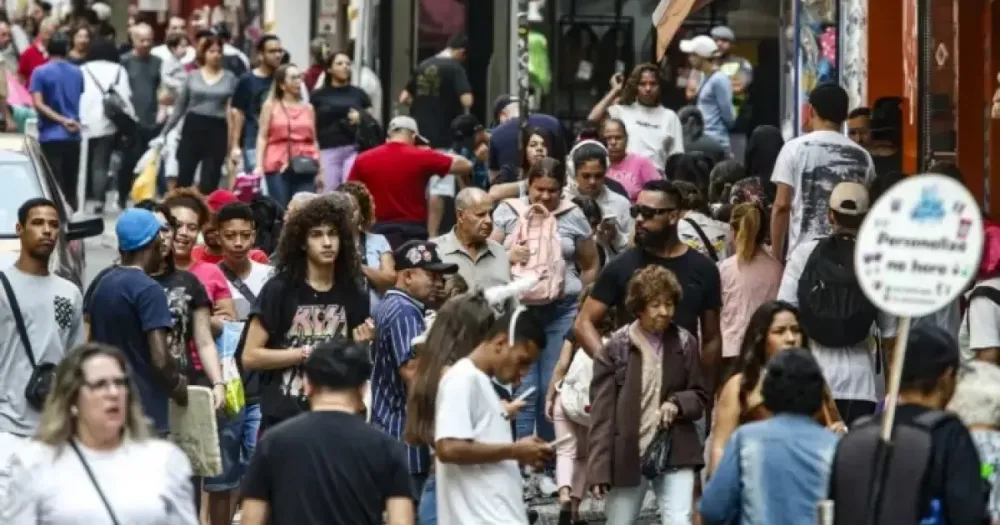 Brasil tem mais de 73 milhões de pessoas endividadas, revela levantamento feito pelo Serasa