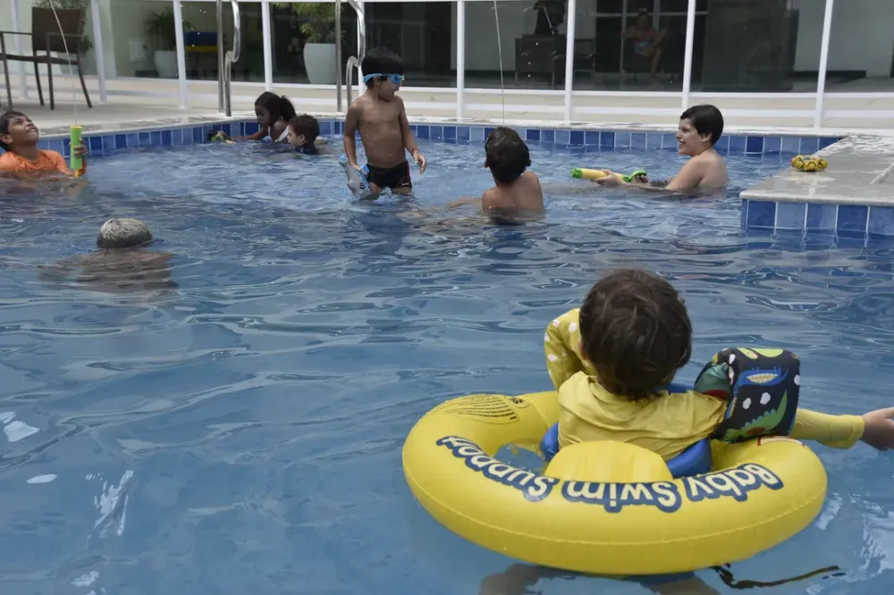 Riscos na piscina: local de lazer das crianças exige cuidados