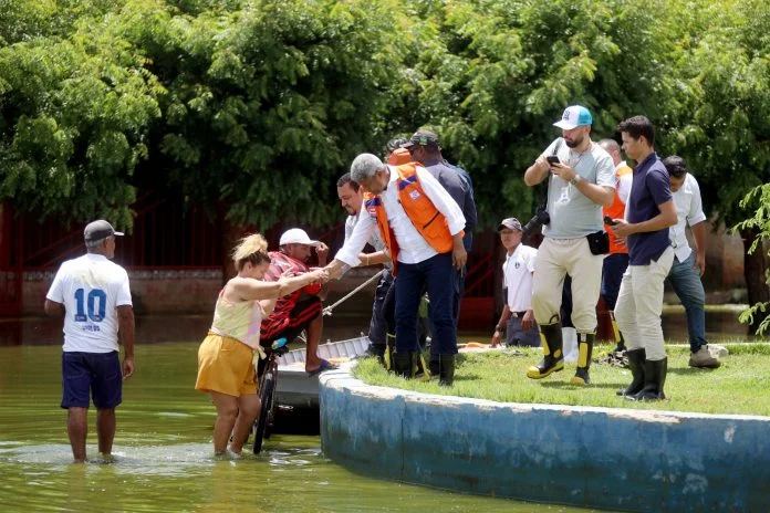 Em visita a Bom Jesus da Lapa, governador faz entregas e propõe ação para reparar estragos provocados pela chuva