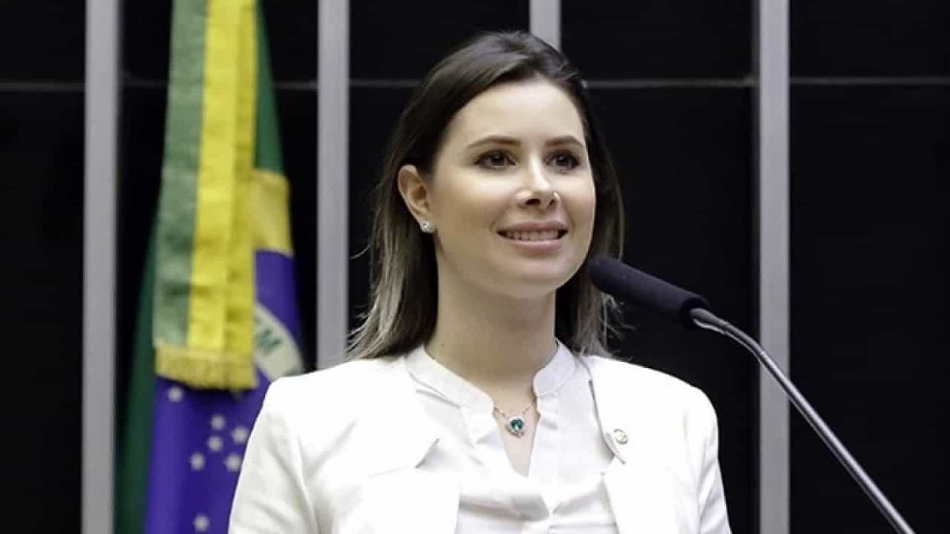 Deputada bolsonarista defende o fim da cota feminina