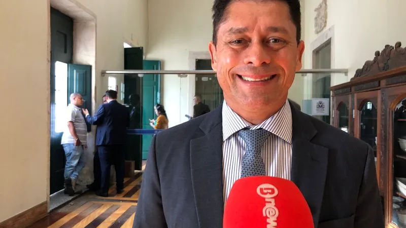 “Os evangélicos são o tempo todo, em todos os lugares, discriminados”, diz Luiz Carlos sobre projeto da cristofobia