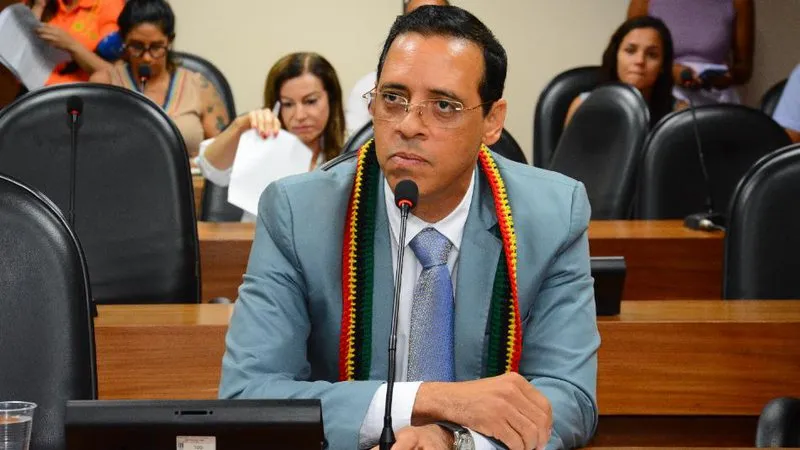 “Praticamente impossível”, diz Hilton sobre recuo do STF após afastamento de Adolfo da Assembleia