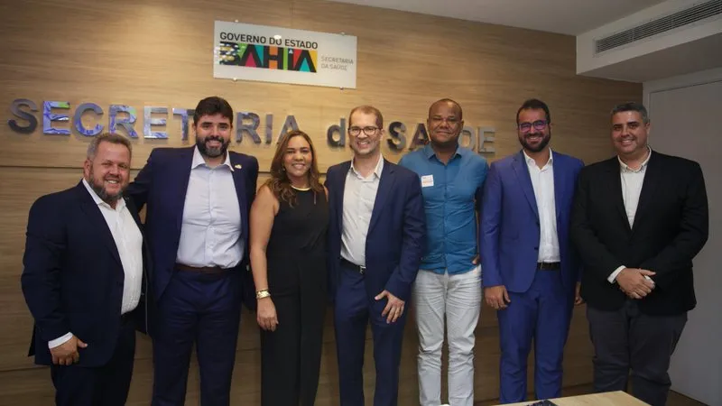 Prestes a mudar de lado, prefeito do União Brasil nomeia irmão de secretário de Jerônimo