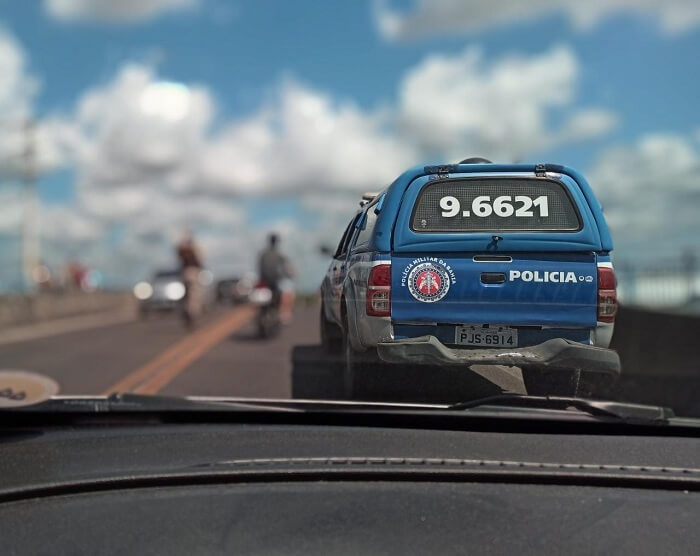 Policiais militares evitam suicídio no viaduto entre as avenidas Maria Quitéria e Fraga Maia