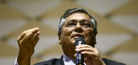 Dino pede que governo federal explique uso de verbas de emendas Pix em eventos