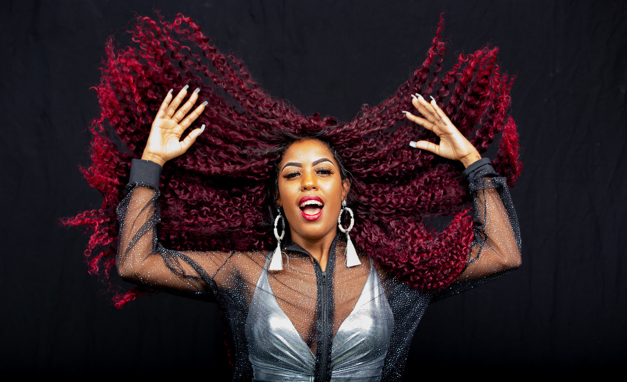 A Dona promete dominar os paredões com novo CD