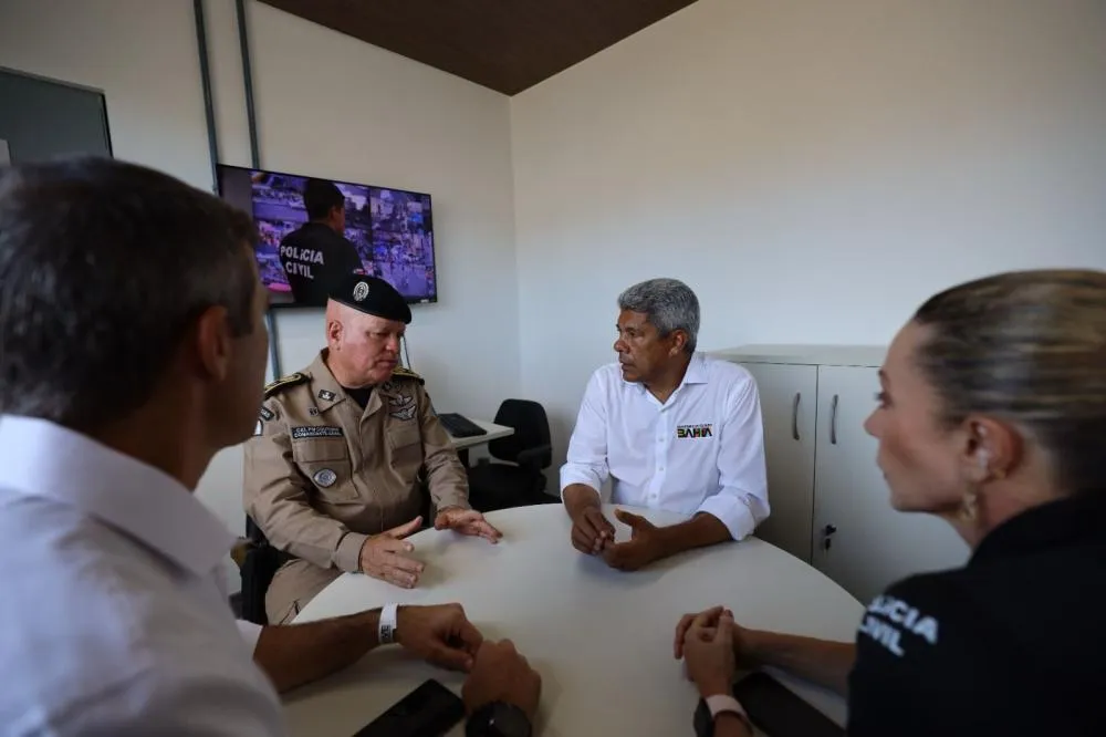 Governador se reúne com chefes das forças de segurança e discute ações para a elucidação do sequestro de presidente do Partido Verde