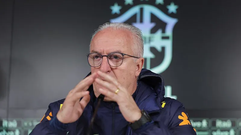Dorival tenta justificar vexame brasileiro contra Argentina, mas não consegue: “Difícil explicar”