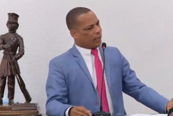 Vereadores voltam a cobrar cachê de artistas do São João 