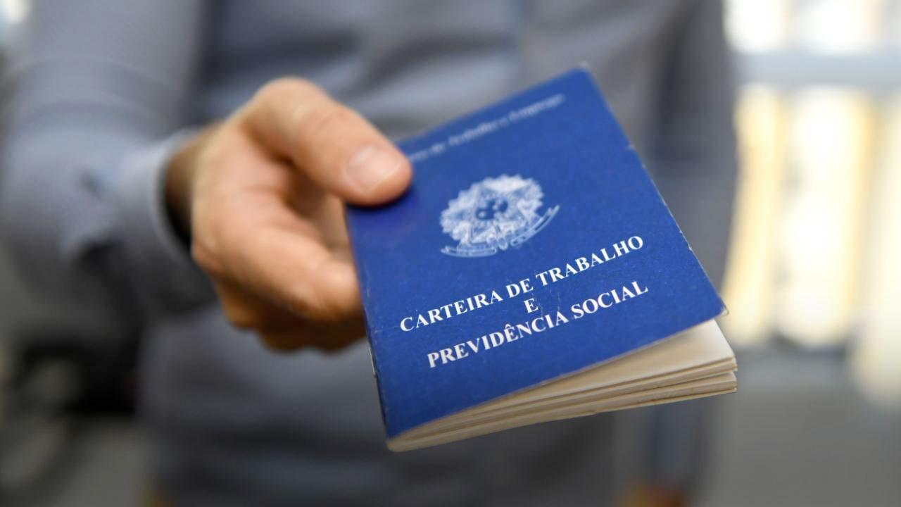 Governo prorroga novamente programa de redução de salários e jornada