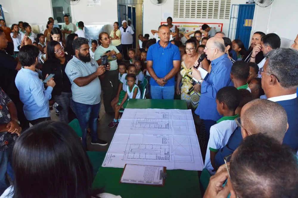 José Ronaldo autoriza construção de prédio escolar moderno no Campo Limpo