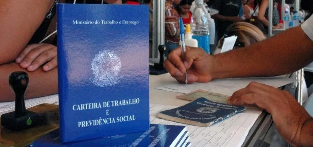 Redução da carga horária para 36 horas avança no Senado; mais emprego pode ser gerado