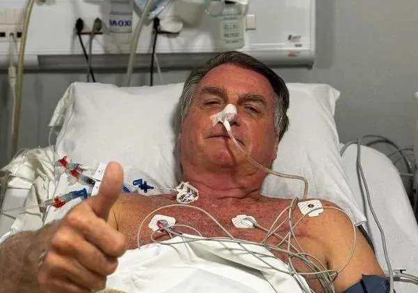 Bolsonaro está estável após cirurgia de 12 horas no intestino, diz hospital