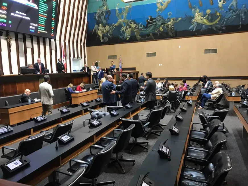 Alba convoca mais uma vez eleição para 1ª vice; entenda imbróglio