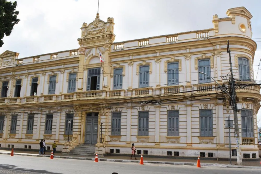 Prefeitura decreta ponto facultativo e altera expediente durante a Micareta 2025