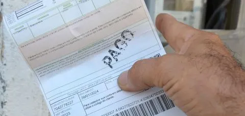 Após feriadão, baianos são surpreendidos com reajuste na conta de luz