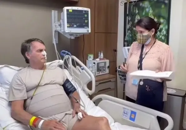 Bolsonaro se exalta e grita com auxiliar durante intimação na UTI; veja vídeo