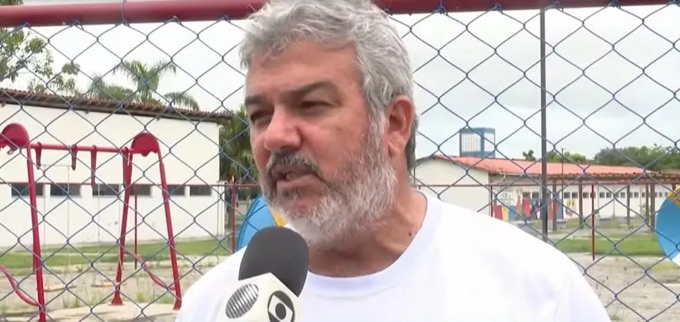 Polícia cumpre mandado contra ex-diretor de escola denunciado por importunação sexual, assédio moral e racismo na Bahia