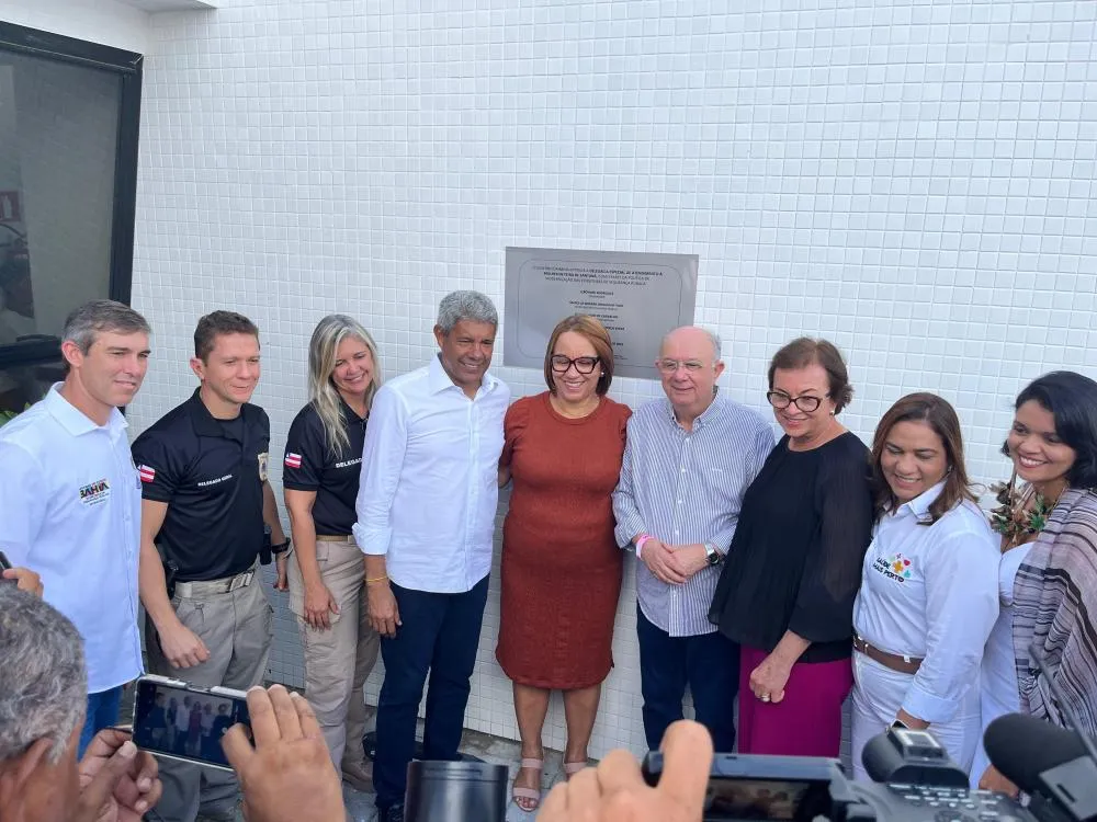 Governador inaugura sede da DEAM, entrega viaturas e autoriza ampliação do Aeroporto João Durval