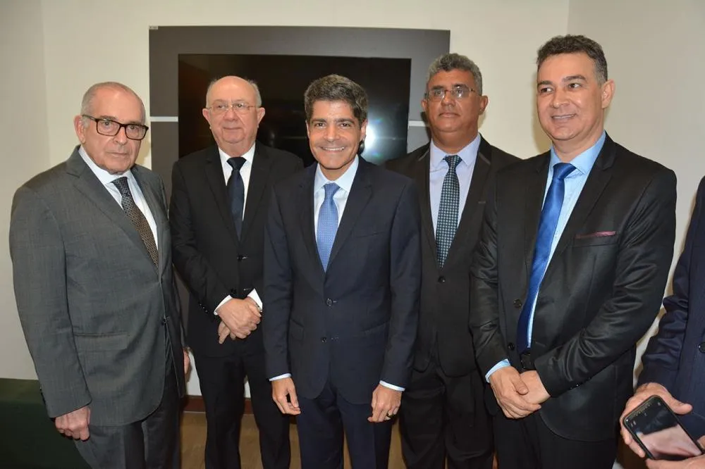 “Meu compromisso com Feira só aumenta”, diz ACM Neto ao receber homenagem na Câmara Municipal