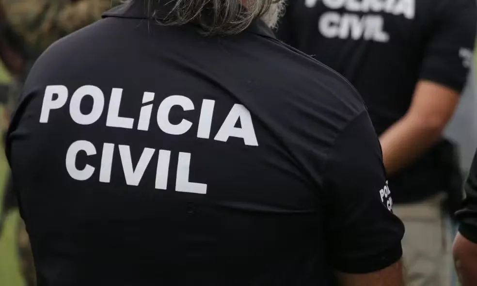 Homem é preso suspeito de estuprar enteada; jovem provou que padrasto manipulava câmeras de segurança para esconder abuso