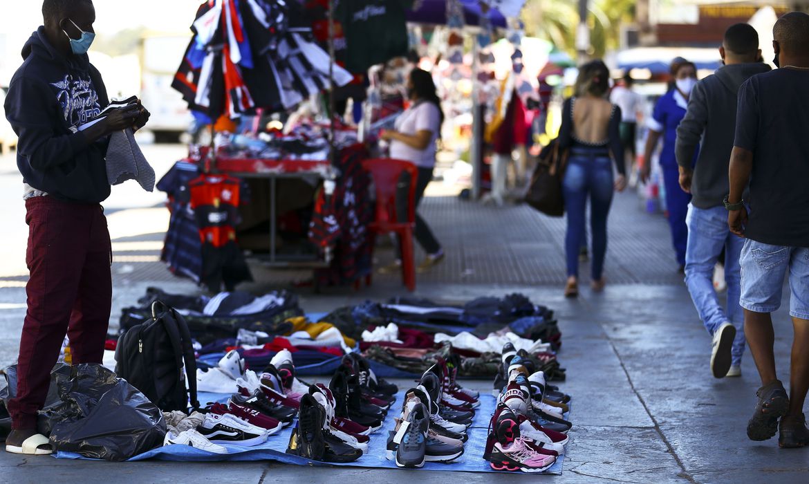 População do Brasil passa de 210 milhões de habitantes, estima IBGE