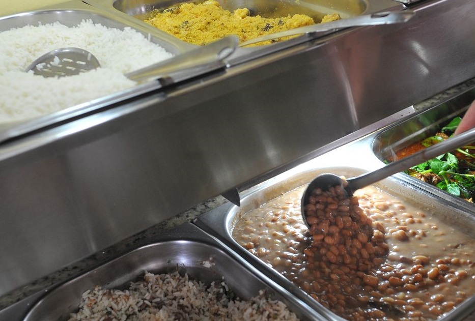 Defensoria move ação para garantir merenda a alunos da rede municipal, em Feira