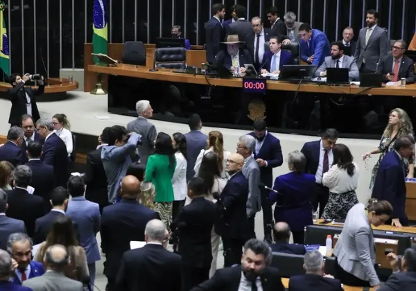 Câmara aprova projeto de reajuste salarial para servidores públicos