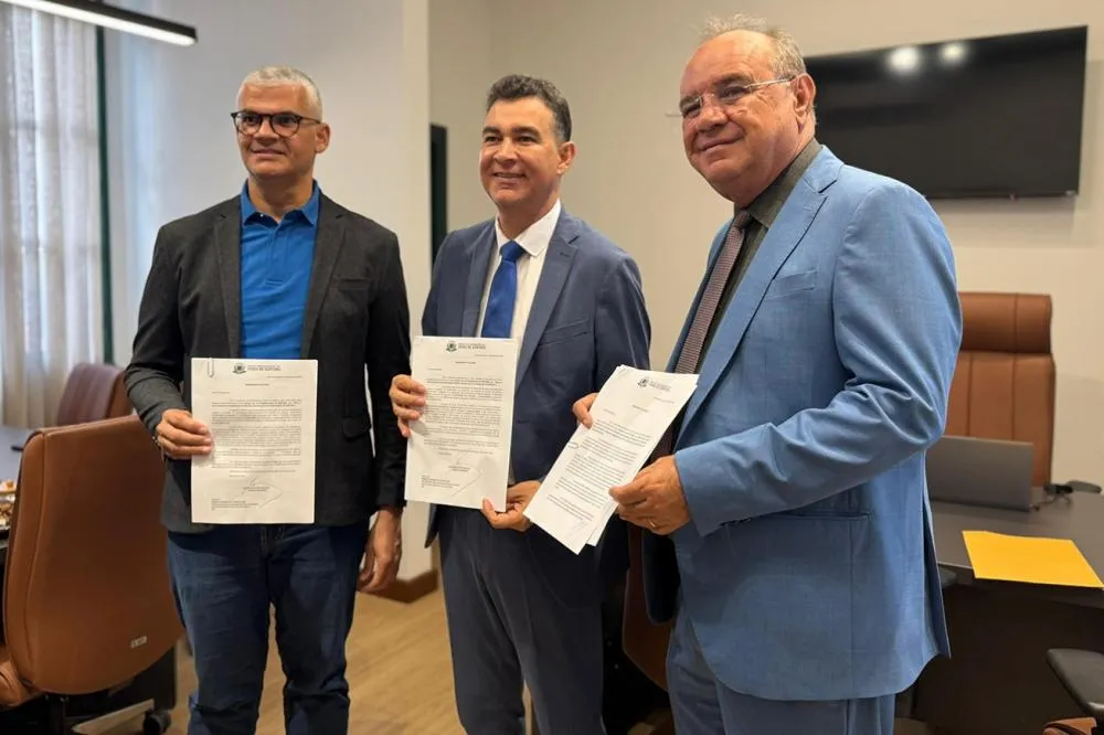 Feira de Santana atualiza legislação e valoriza gestão escolar com novas regras para gratificações e escolha de diretores