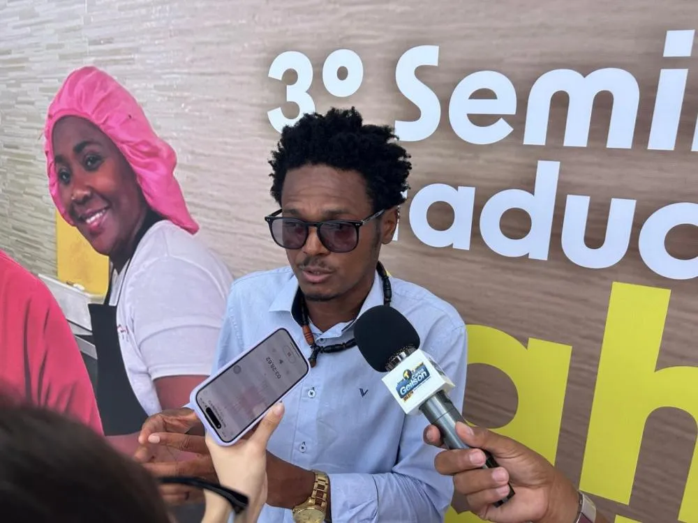 Jocivaldo dos Anjos vai a França em busca de investimentos para Antonio Cardoso