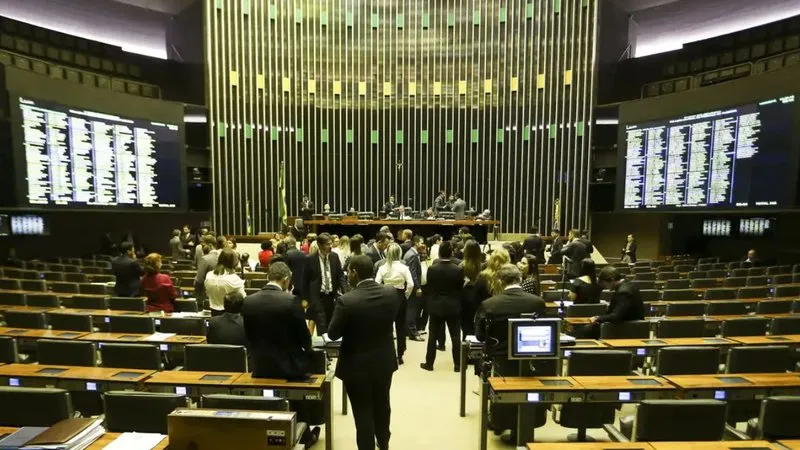 Polêmico projeto de deputado baiano que criminaliza divulgação de imagem de acidentes avança