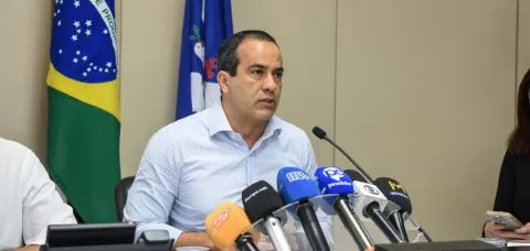 Bruno alfineta Lula e critica promessas não cumpridas