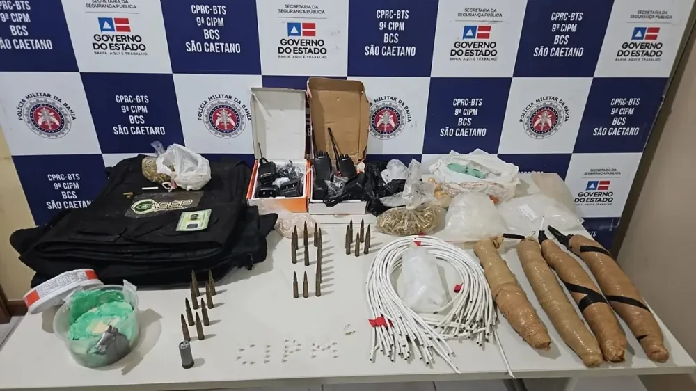 Material apreendido com o homem preso - Foto: Divulgação PM Bahia