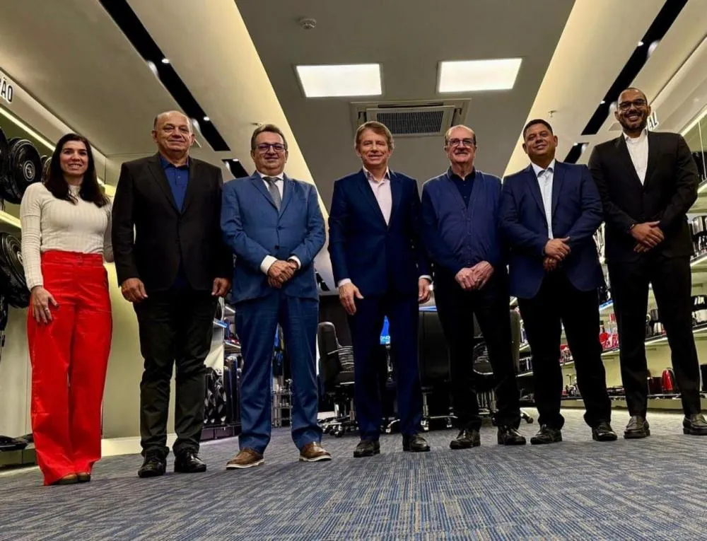 Na foto o prefeito Ednaldo, os cofundadores do Grupo MK Giovanni M. Cardoso e Alberto Baggianni, o presidente da Câmara de Vereadores de Cruz, Euricles Neto e o diretor jurídico da Mondial Vandré