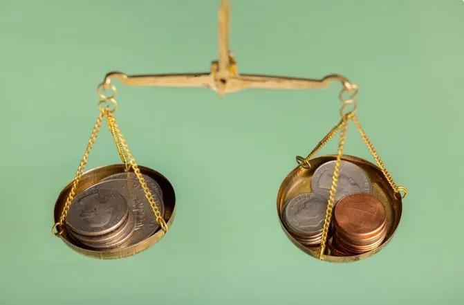 Novo estudo diz que pobres no Brasil pagam três vezes mais impostos do que os super-ricos