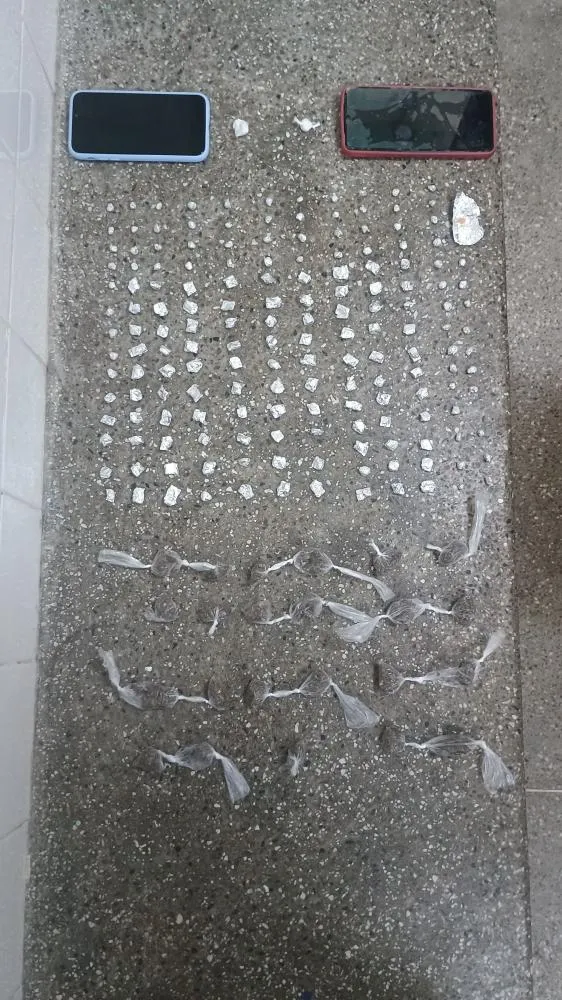 Polícia Militar prende dois indivíduos por tráfico de drogas em Santo Amaro