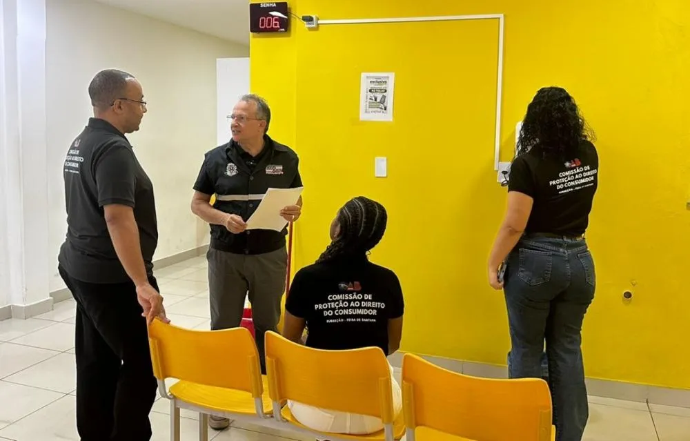 Instituição financeira é fiscalizada pelo PROCON de Feira que identifica irregularidades