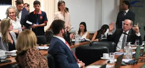 PL que altera Lei da Ficha Limpa tem votação adiada no Senado
